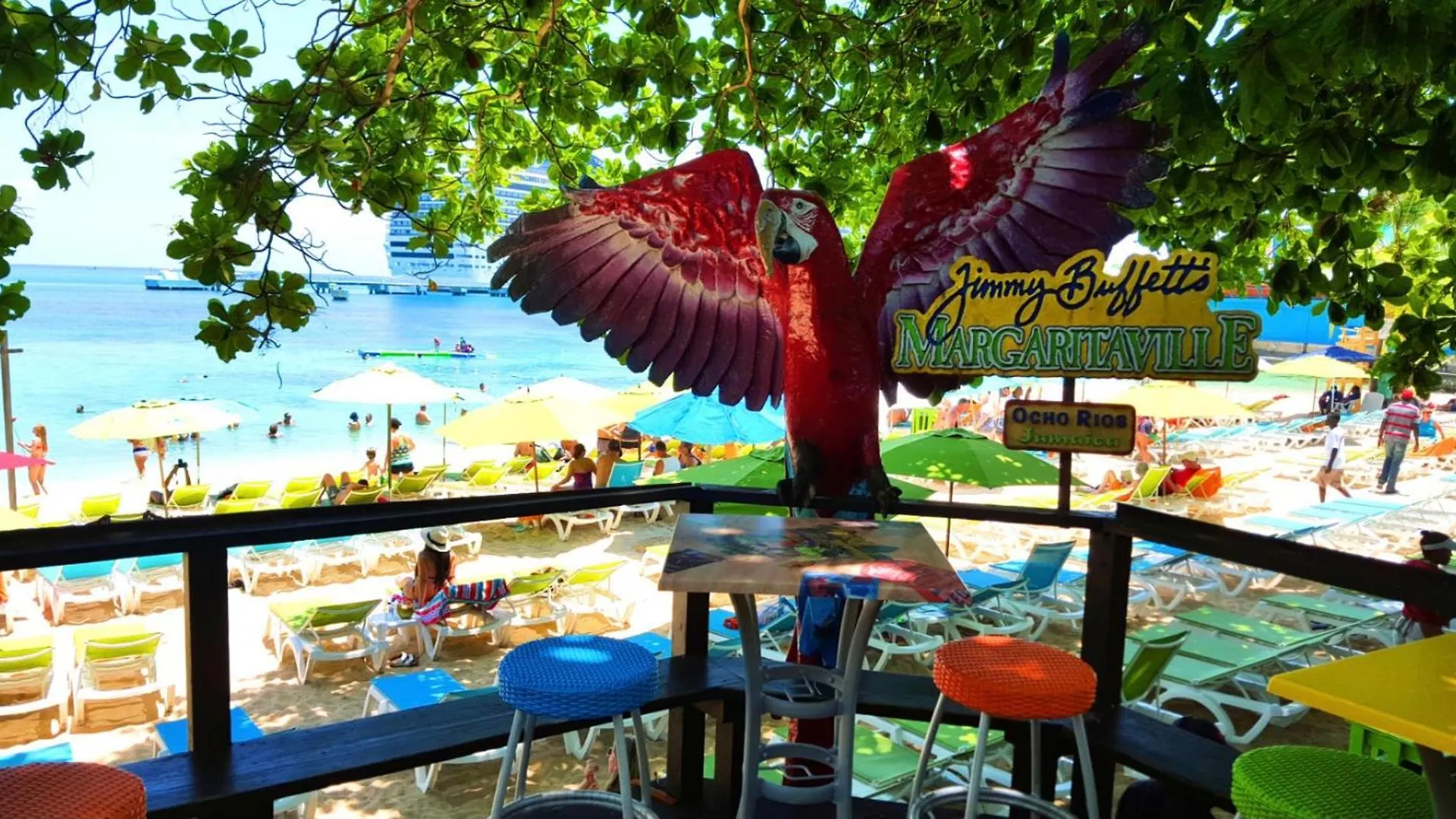 Oceanbreeze Jamaica Penthouse, 7-Minute Walk To Beach Ocho Rios Apartment