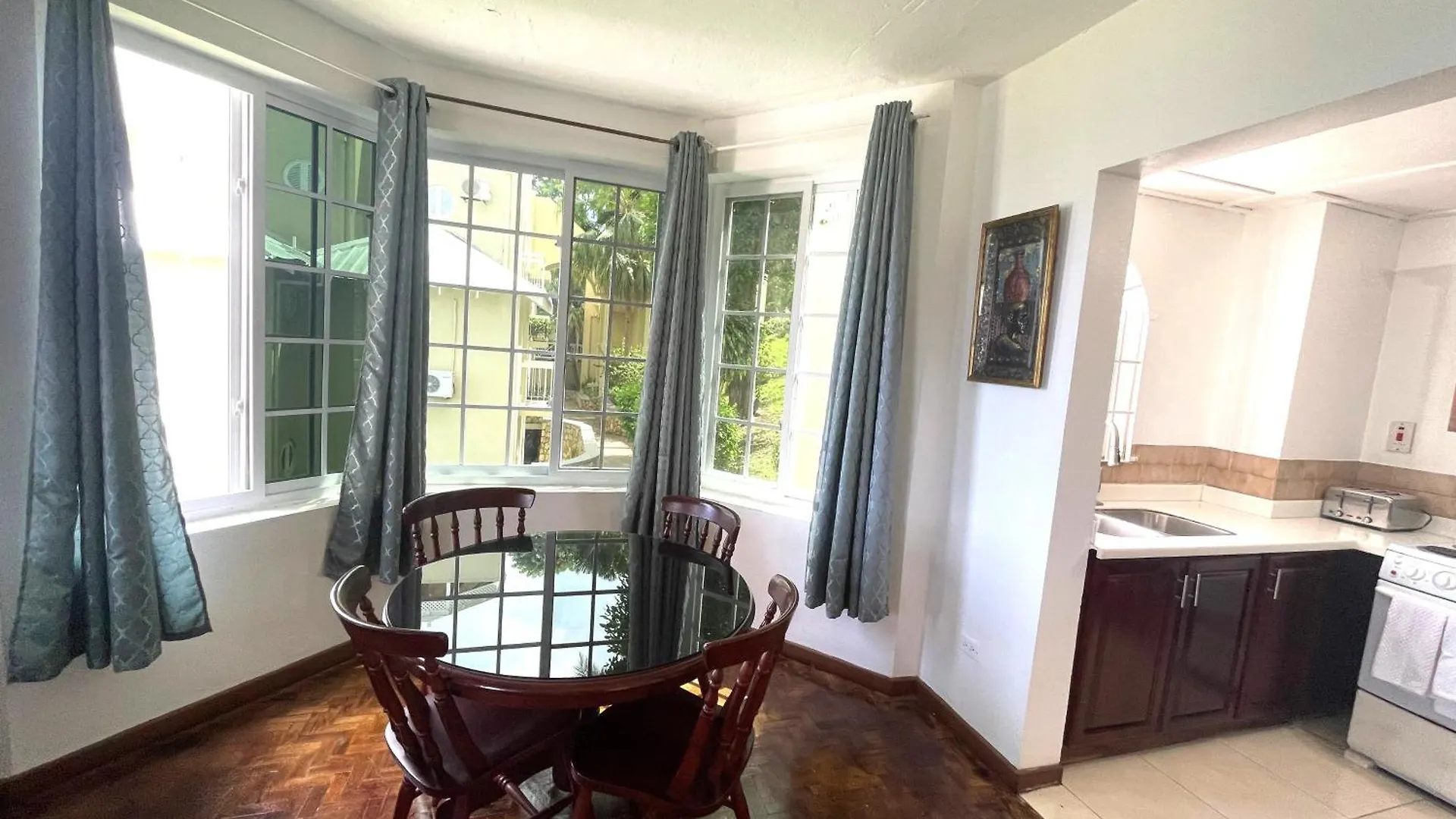 Apartment Oceanbreeze Jamaica Penthouse, 7-Minute Walk To Beach Ocho Rios