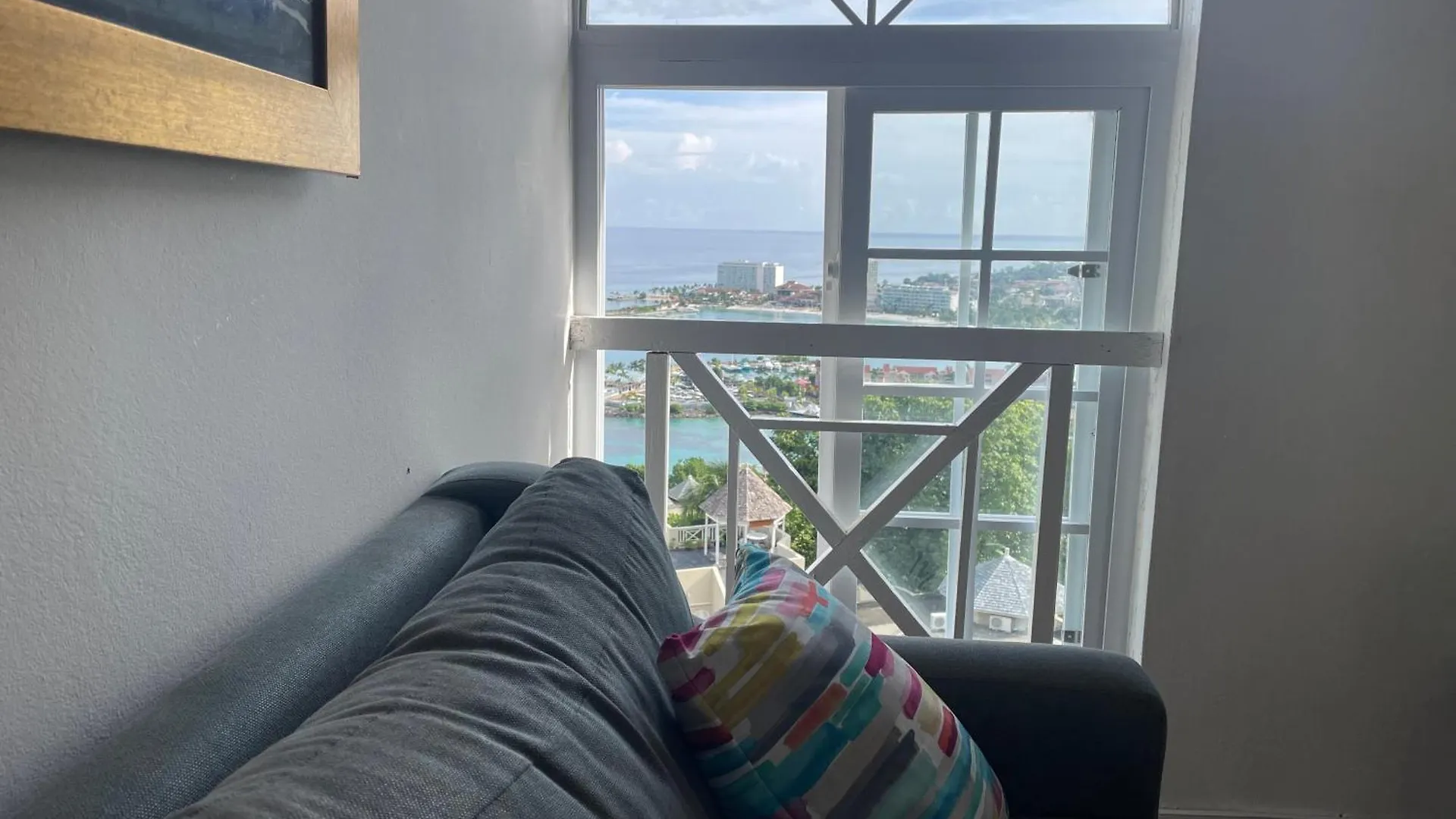 Apartment Oceanbreeze Jamaica Penthouse, 7-Minute Walk To Beach Ocho Rios